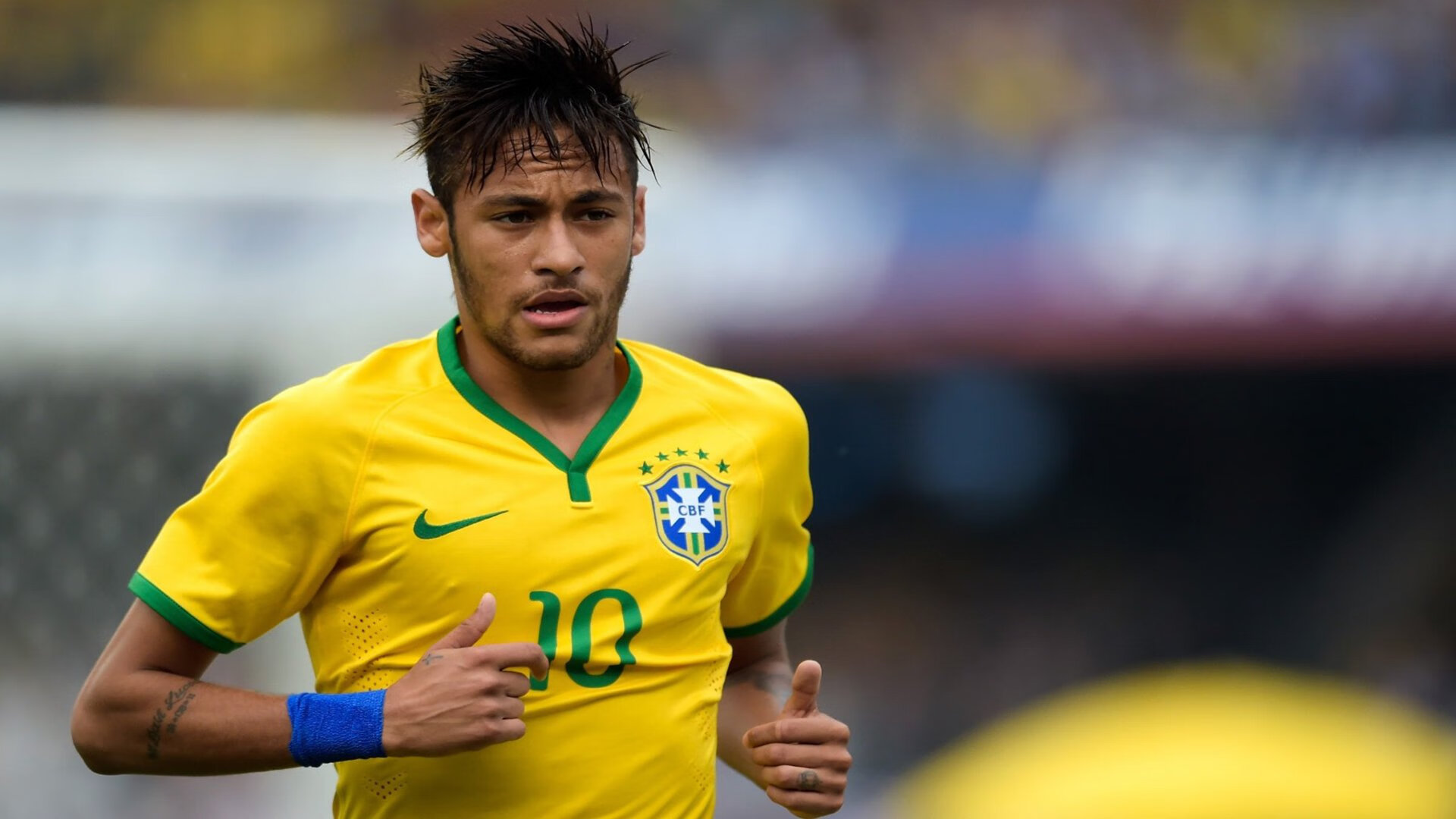 “春季赏花跑” 赛道两侧布满樱花与郁金香